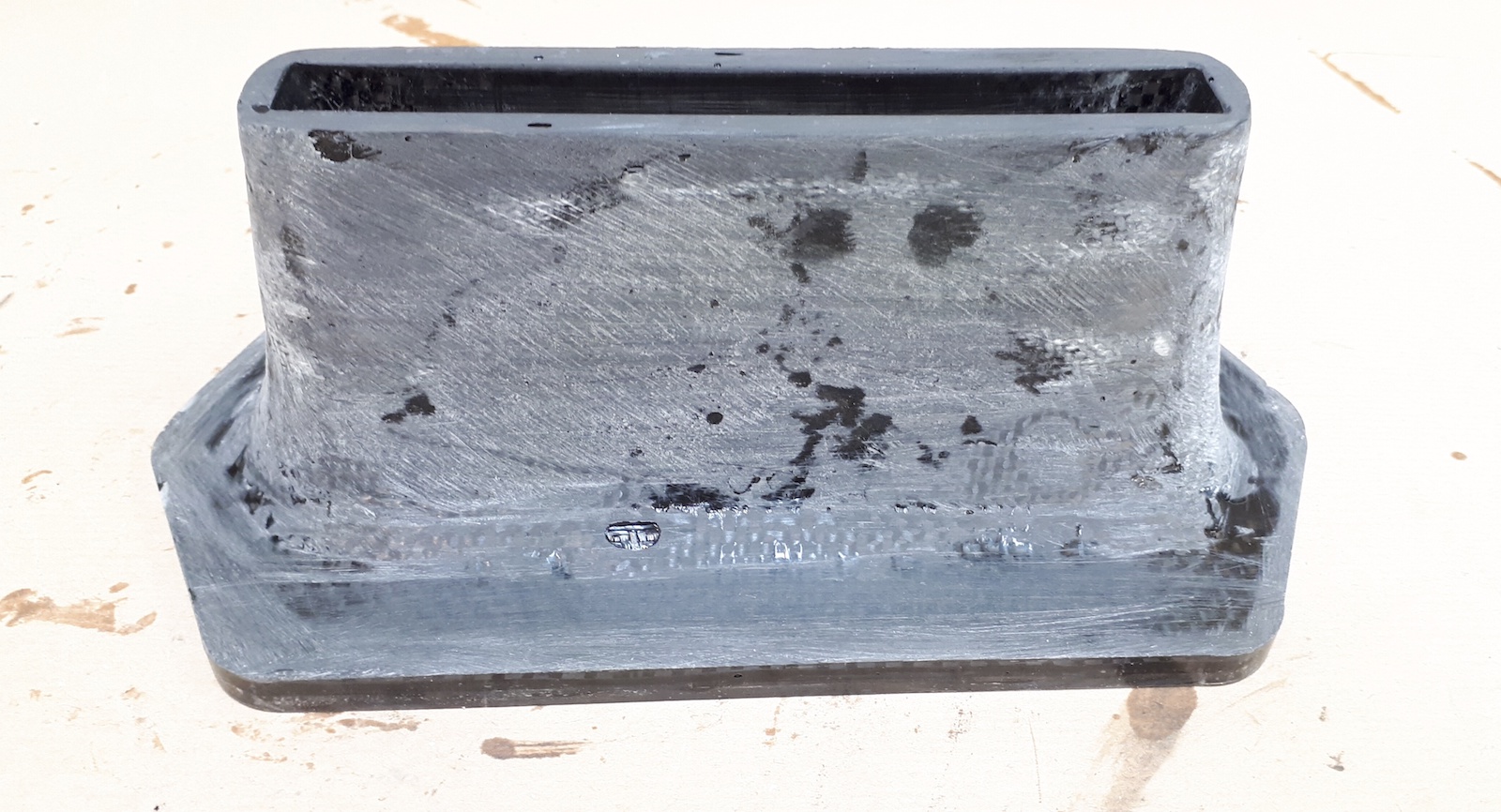 Ready for the last carbon fabric layer after 2 hours of sanding 2/2